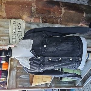 Very Cute Black denim jacket EUC
